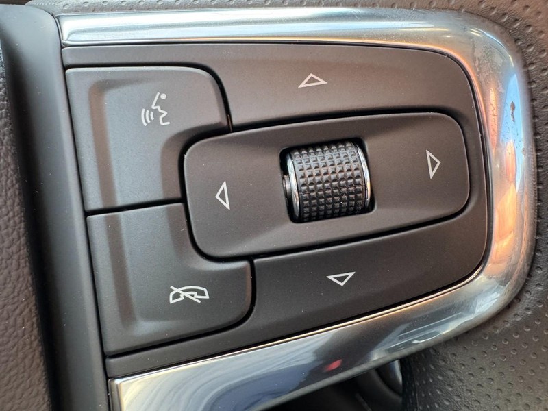 Chevrolet Blazer Vehicle Image 11