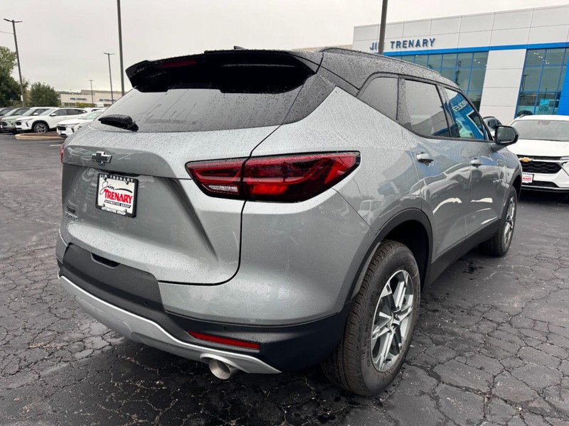 Chevrolet Blazer Vehicle Image 03