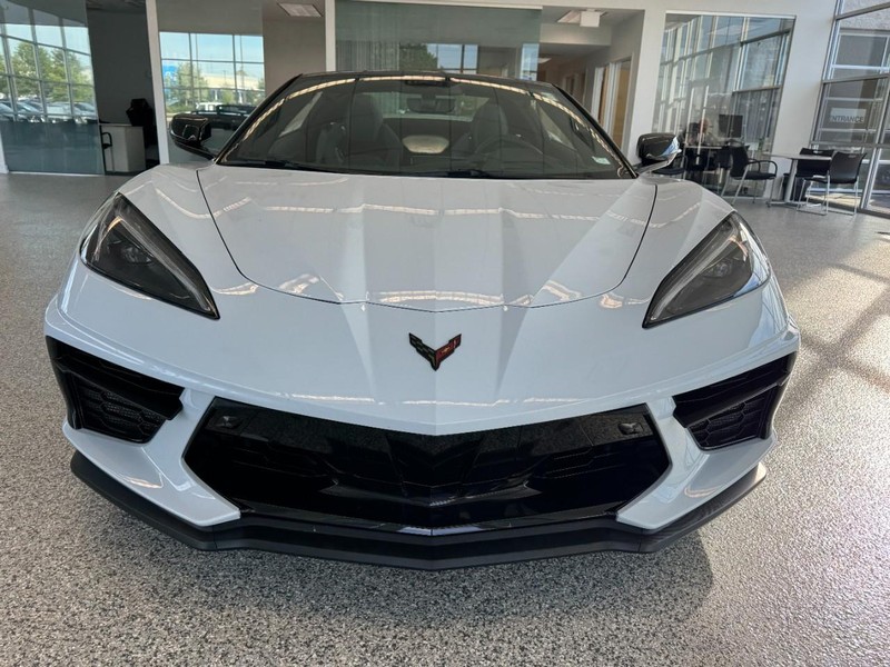 Chevrolet Corvette Vehicle Full-screen Gallery Image 08