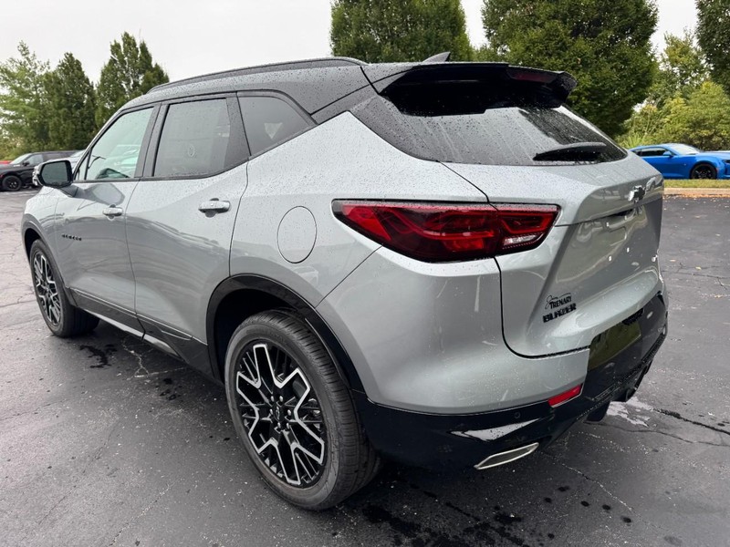 Chevrolet Blazer Vehicle Image 05