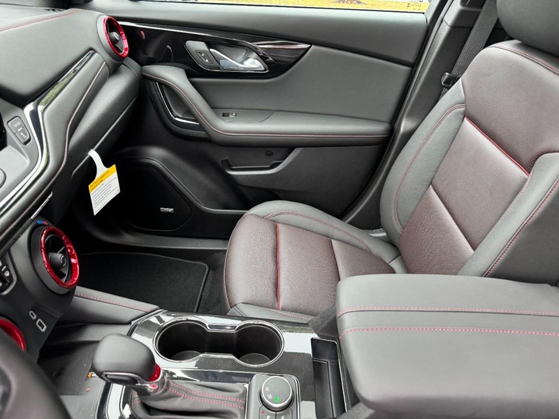 Chevrolet Blazer Vehicle Image 09