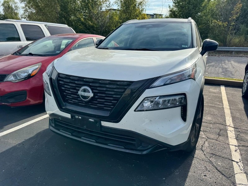 Nissan Rogue Vehicle Image 02