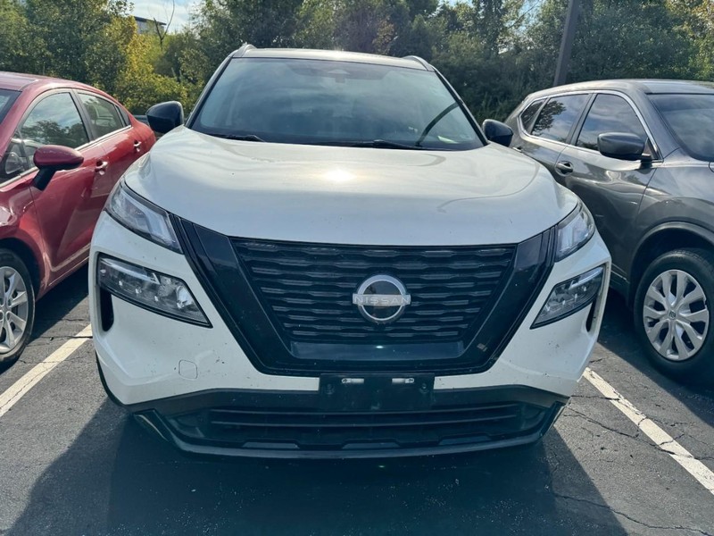Nissan Rogue Vehicle Image 03
