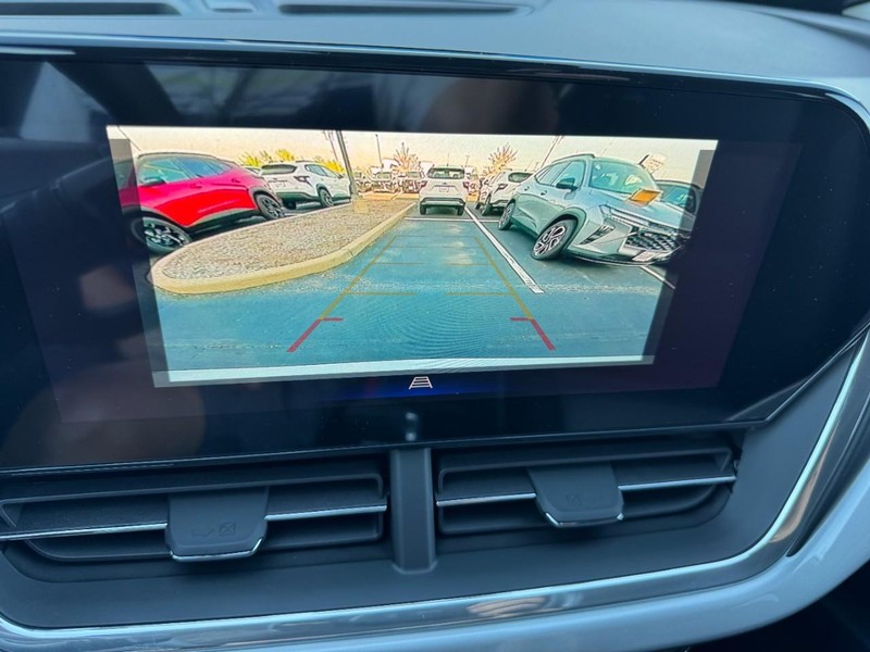Chevrolet Trax Vehicle Image 15