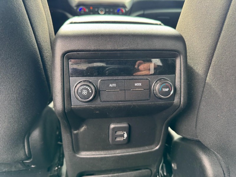 GMC Acadia Vehicle Image 11