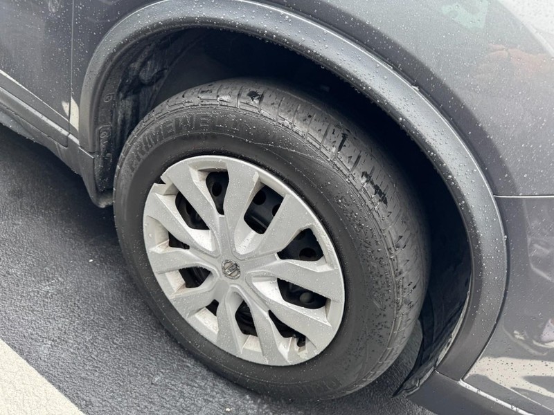 Nissan Rogue Vehicle Image 05