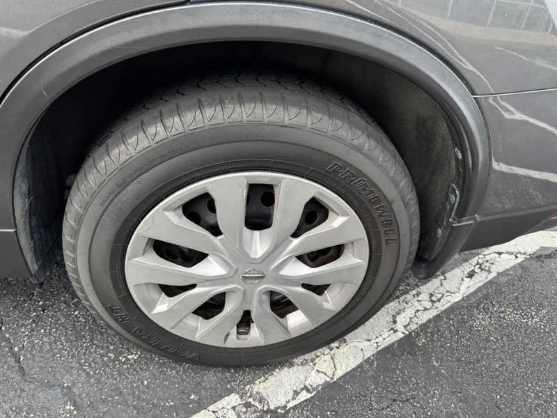 Nissan Rogue Vehicle Image 07