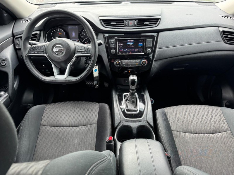 Nissan Rogue Vehicle Image 10