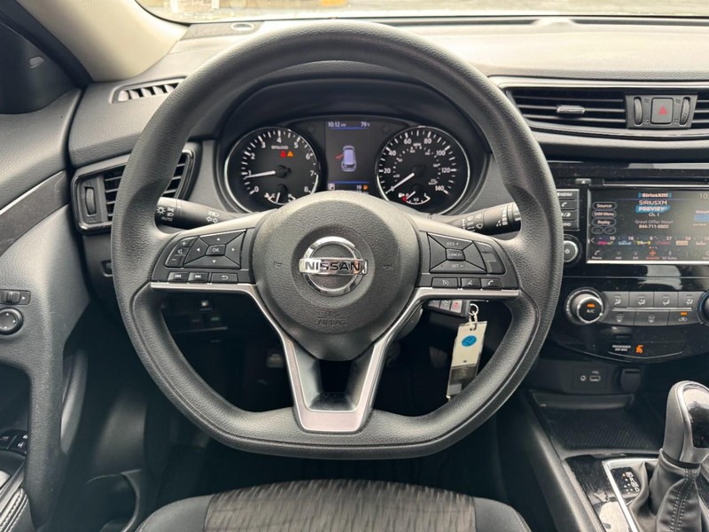 Nissan Rogue Vehicle Image 11