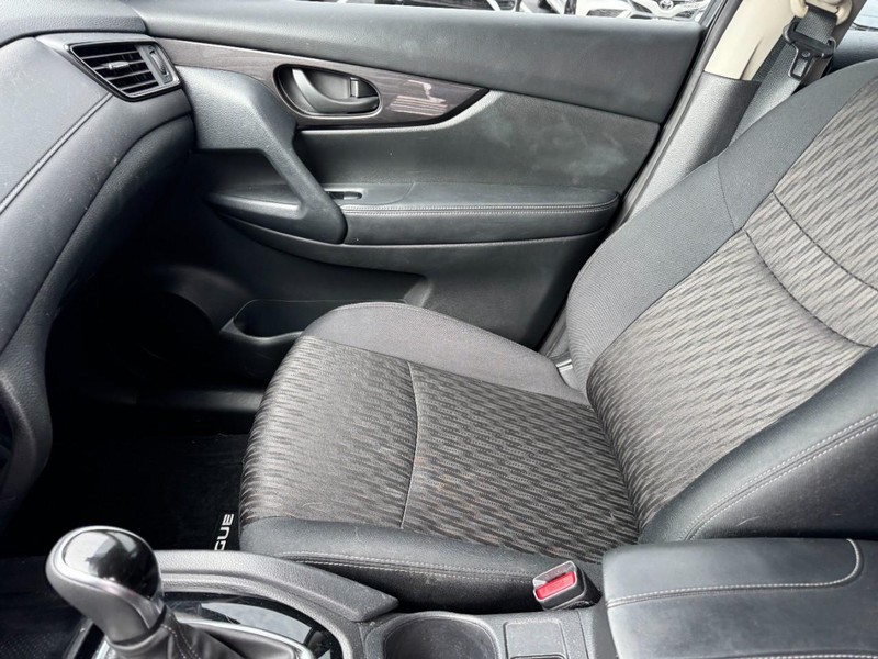 Nissan Rogue Vehicle Image 12