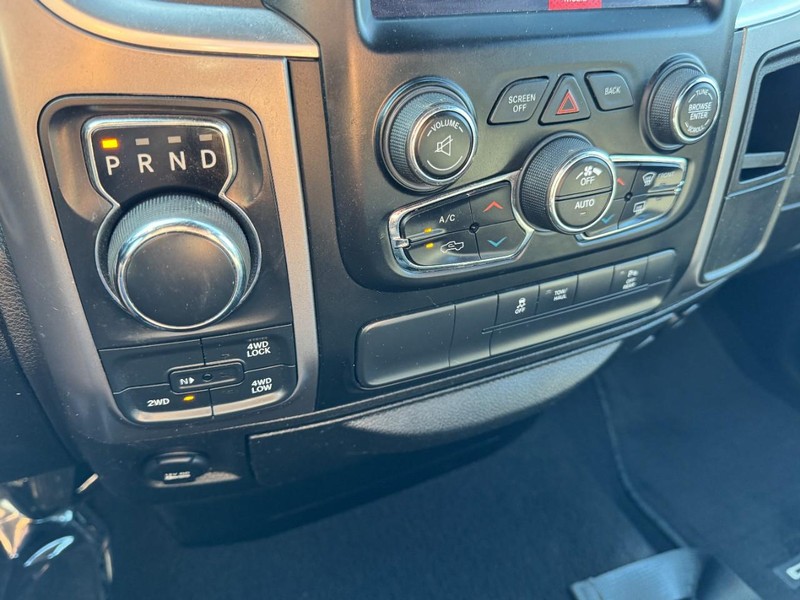 Ram 1500 Classic Vehicle Image 18