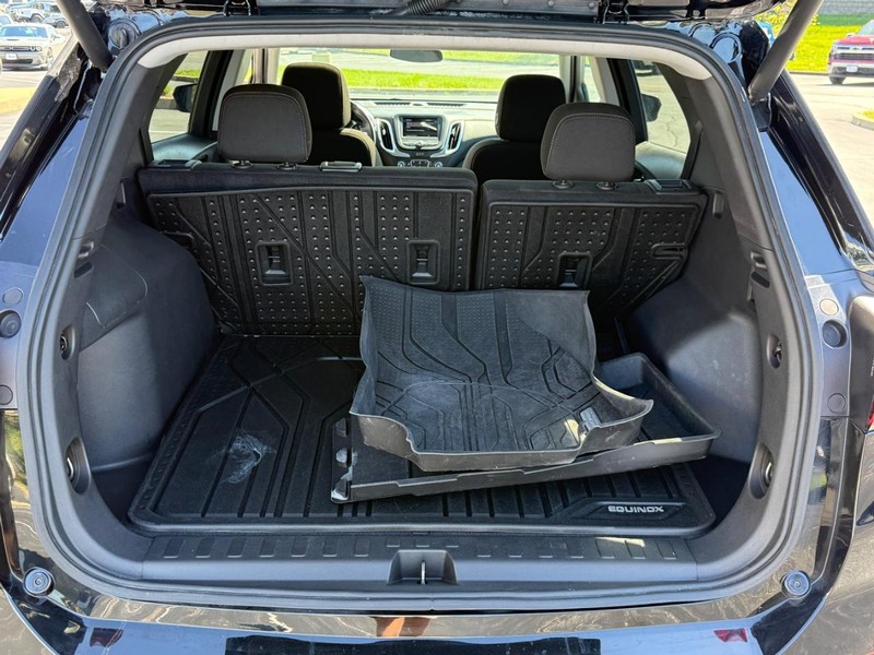 Chevrolet Equinox Vehicle Image 04