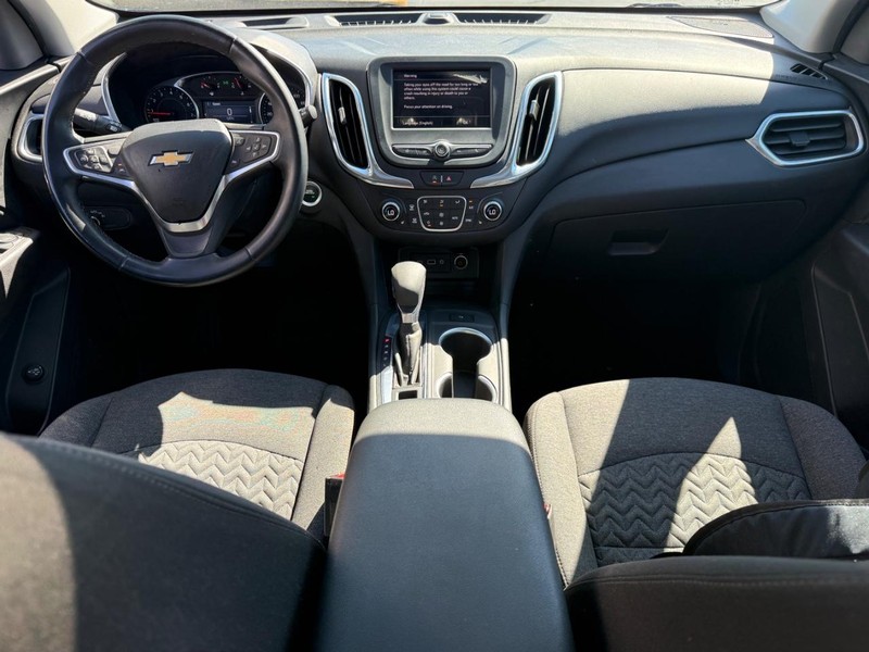 Chevrolet Equinox Vehicle Image 12