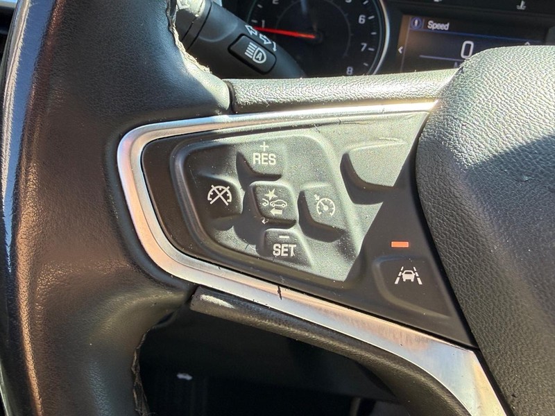 Chevrolet Equinox Vehicle Image 18