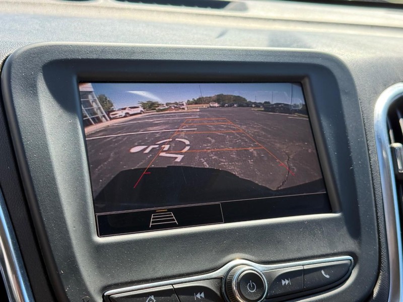 Chevrolet Equinox Vehicle Image 22