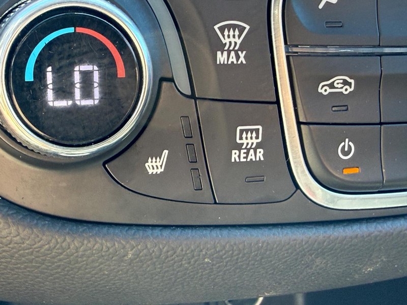 Chevrolet Equinox Vehicle Image 23