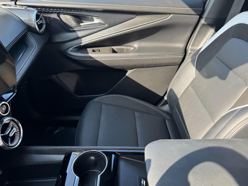 Chevrolet Blazer EV Vehicle Full-screen Gallery Image 13