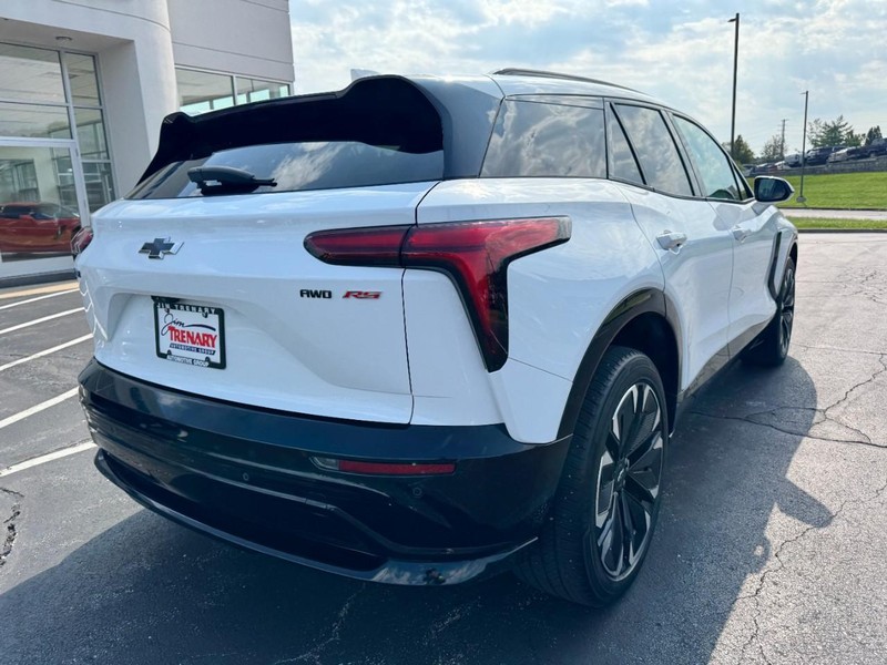 Chevrolet Blazer EV Vehicle Full-screen Gallery Image 03