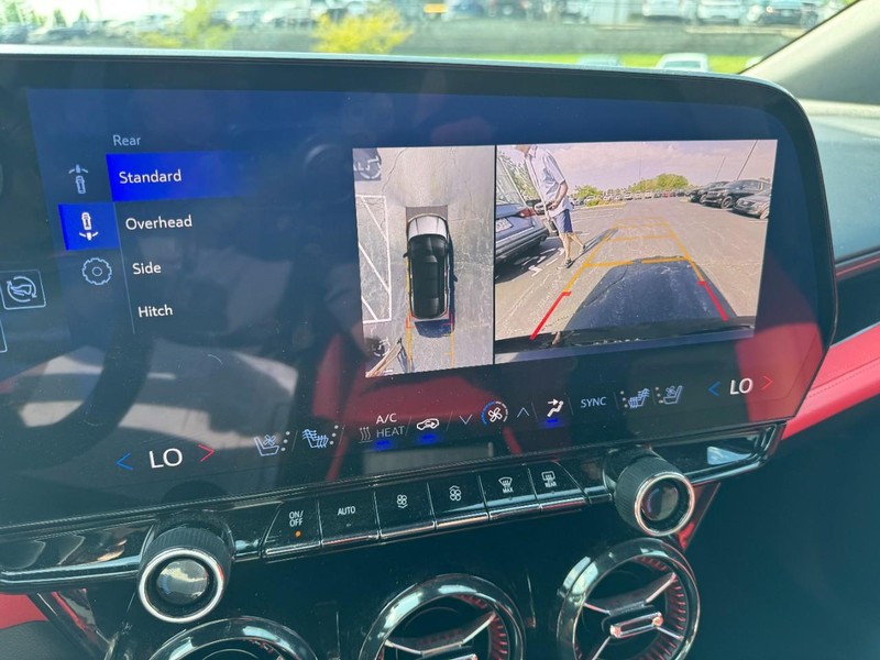 Chevrolet Blazer EV Vehicle Full-screen Gallery Image 20
