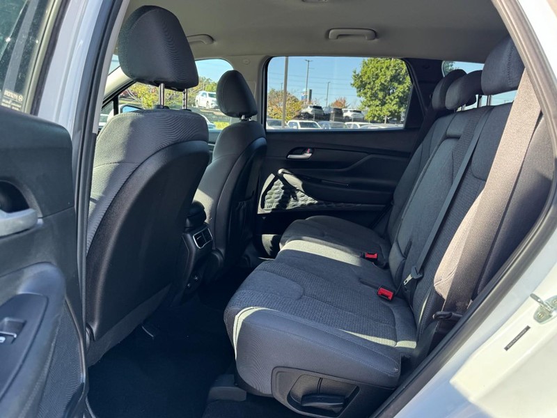 Hyundai Santa Fe Vehicle Image 10