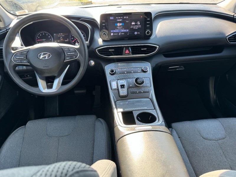 Hyundai Santa Fe Vehicle Image 11