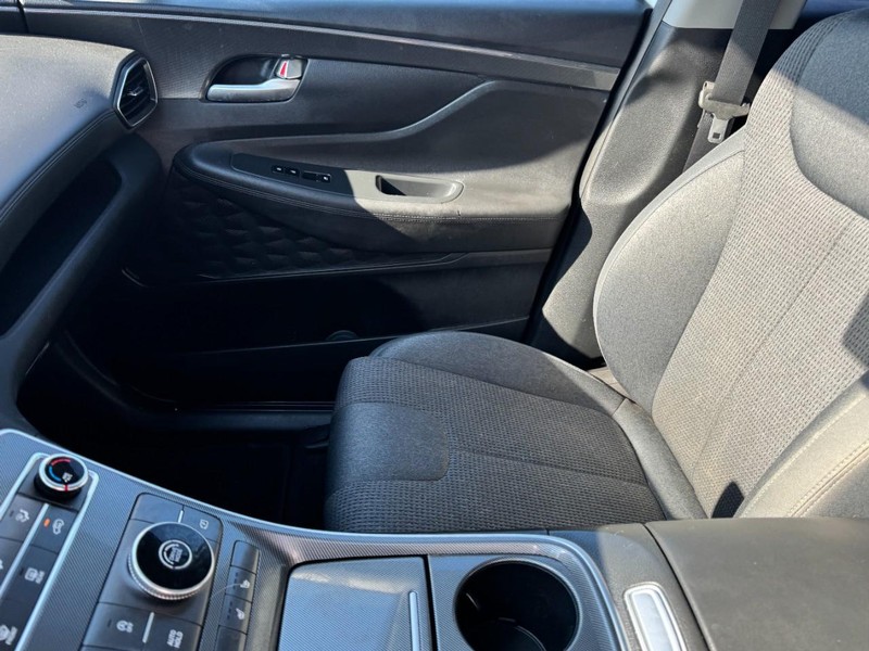 Hyundai Santa Fe Vehicle Image 13