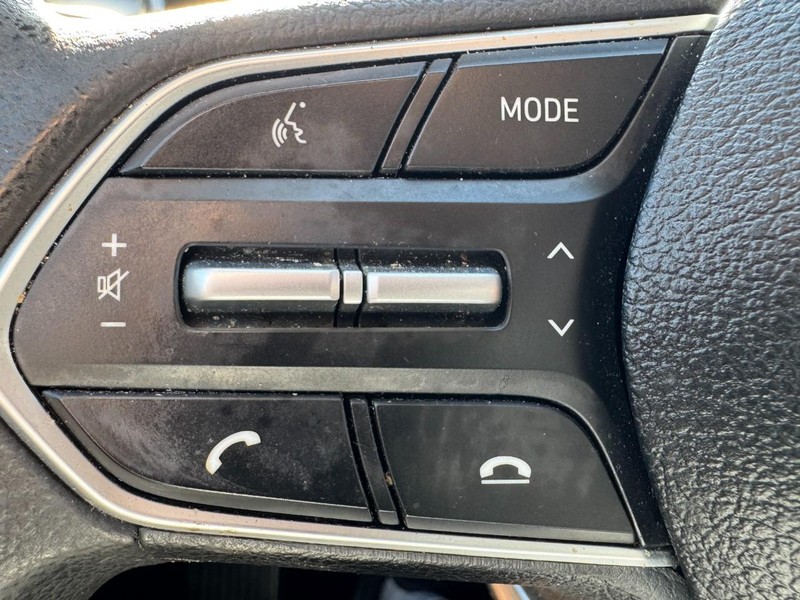 Hyundai Santa Fe Vehicle Image 17