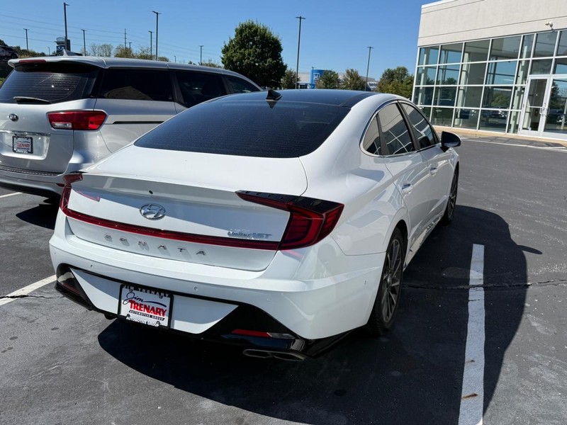 Hyundai Sonata Vehicle Image 03