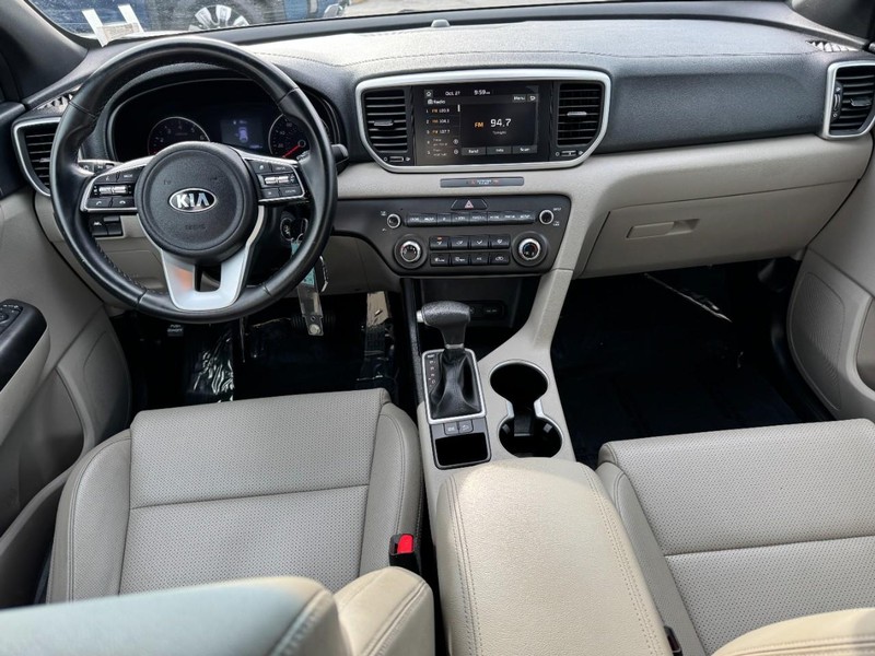 Kia Sportage Vehicle Image 11