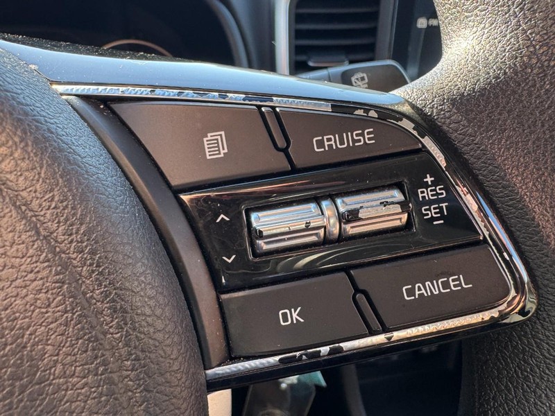 Kia Sportage Vehicle Image 17