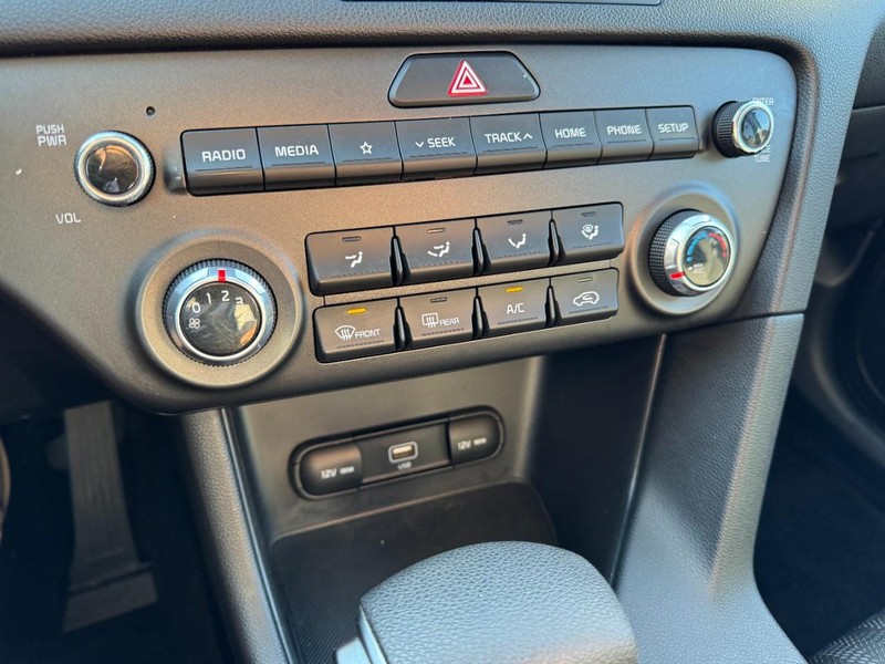 Kia Sportage Vehicle Image 18