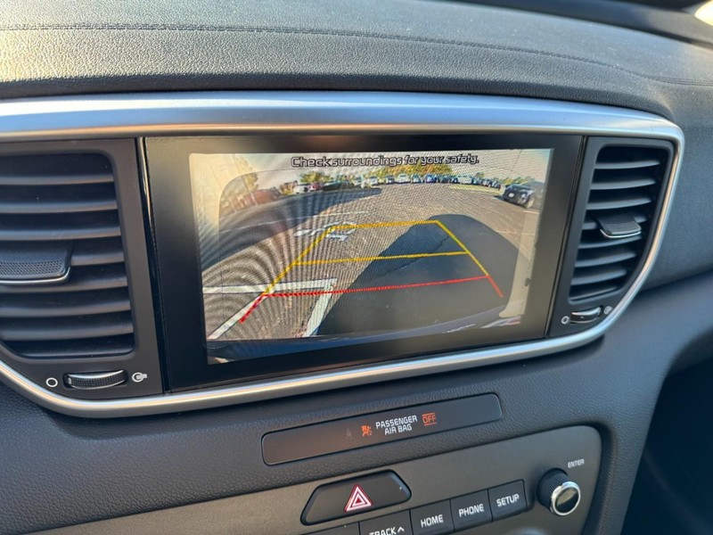Kia Sportage Vehicle Image 20