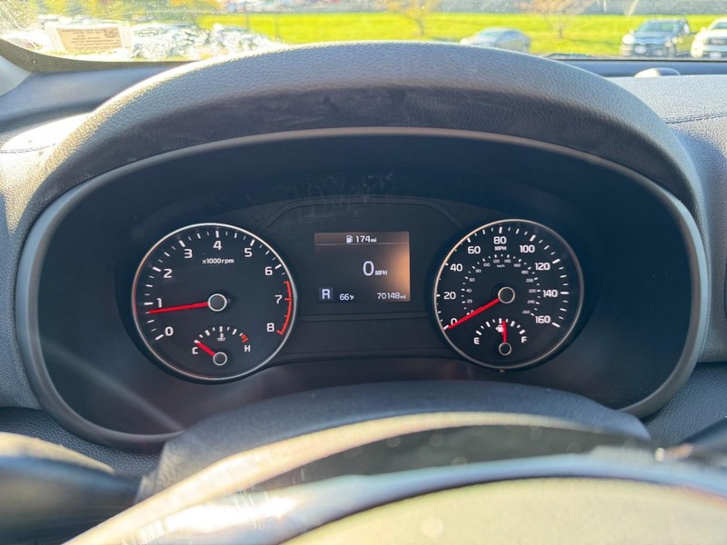 Kia Sportage Vehicle Image 21