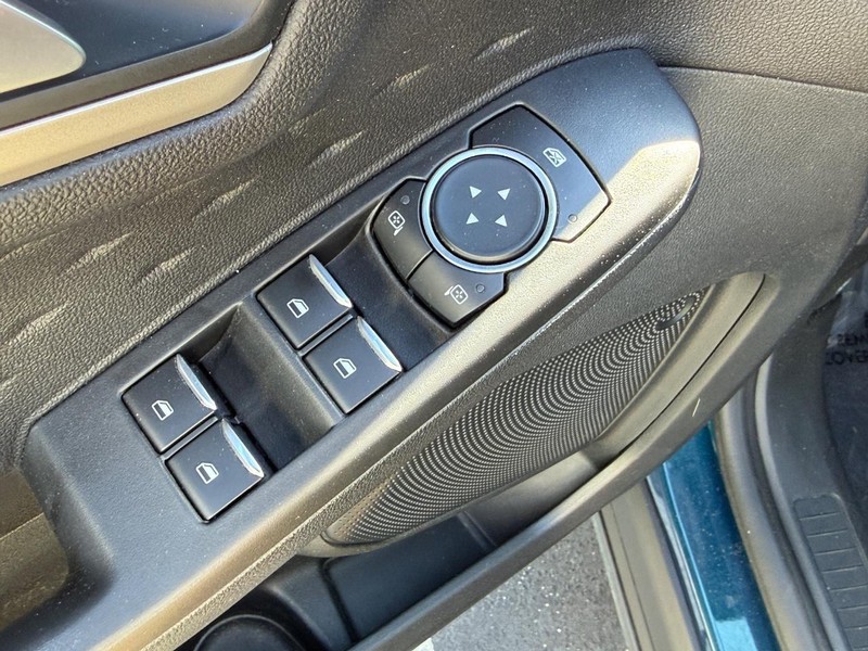 Ford Escape Vehicle Image 15