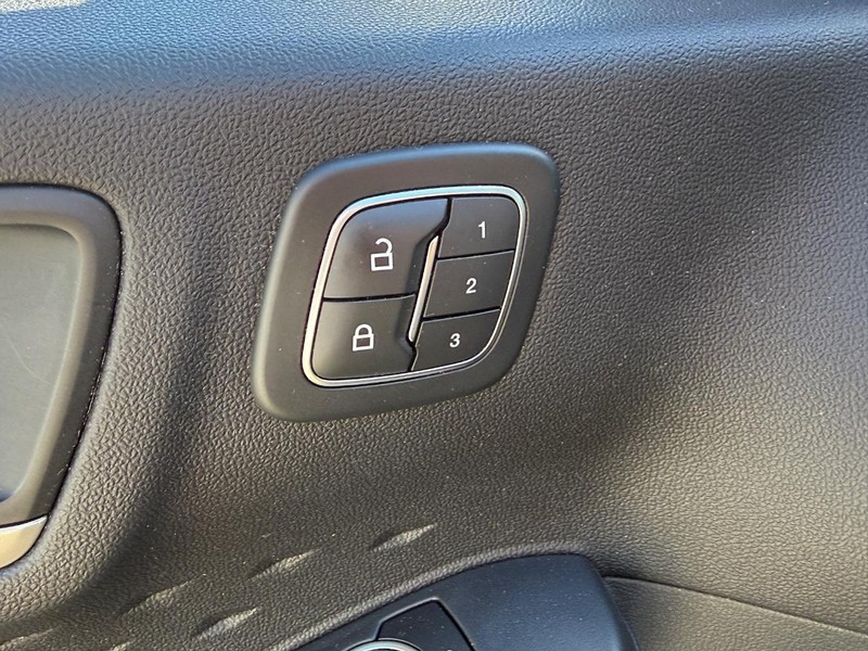 Ford Escape Vehicle Image 16