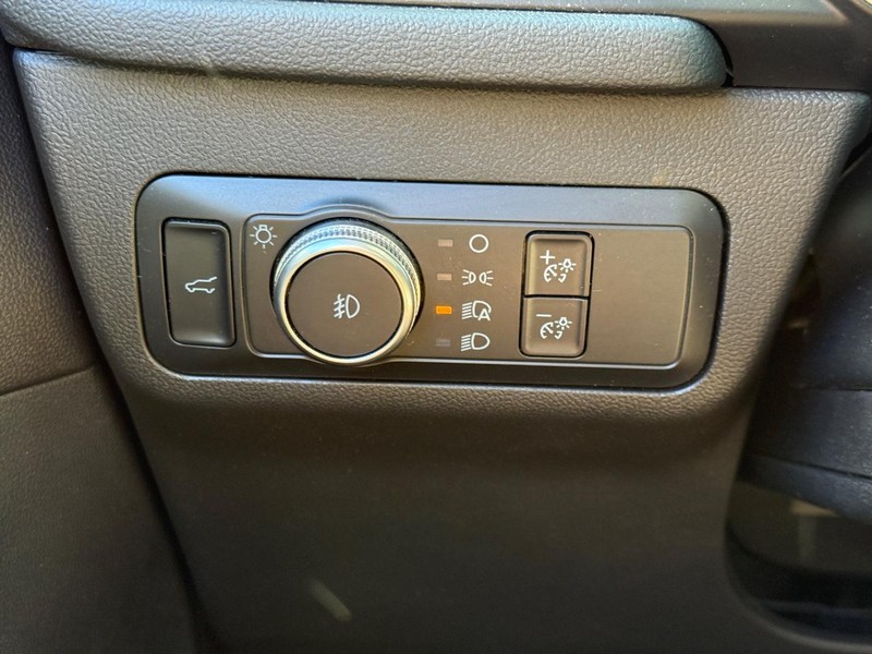 Ford Escape Vehicle Image 18