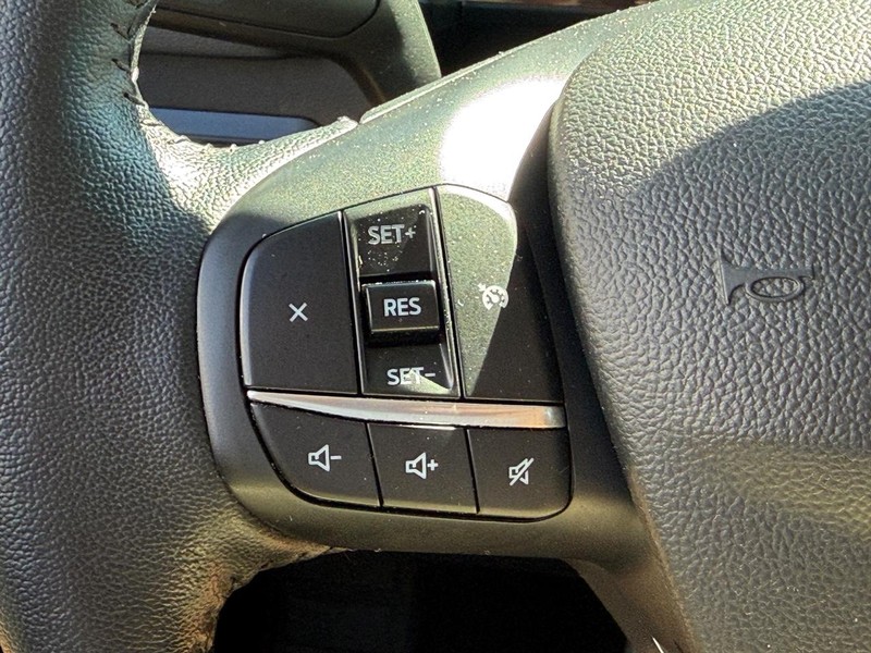 Ford Escape Vehicle Image 19