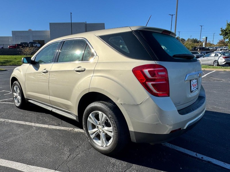 Chevrolet Equinox Vehicle Full-screen Gallery Image 05