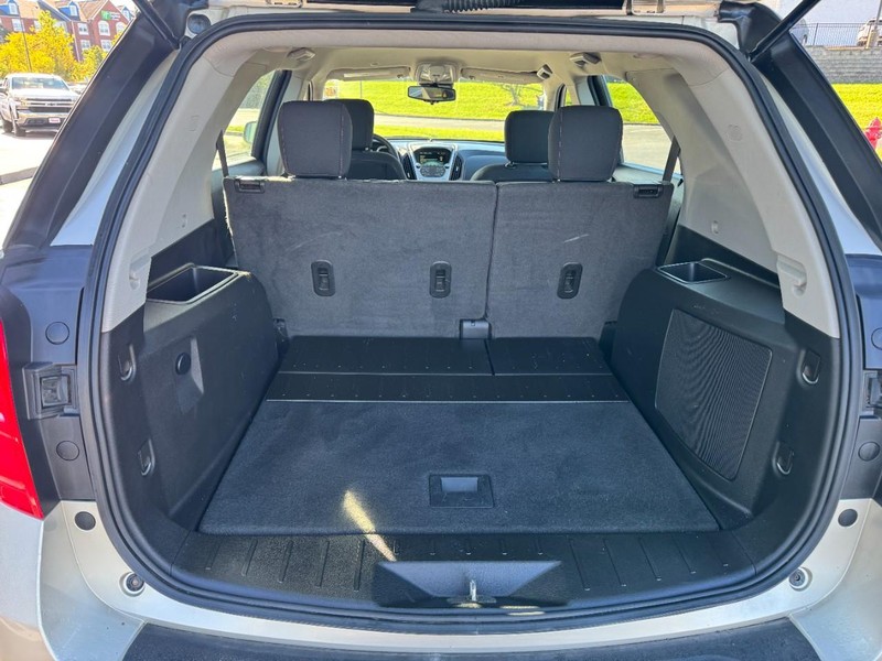 Chevrolet Equinox Vehicle Full-screen Gallery Image 06