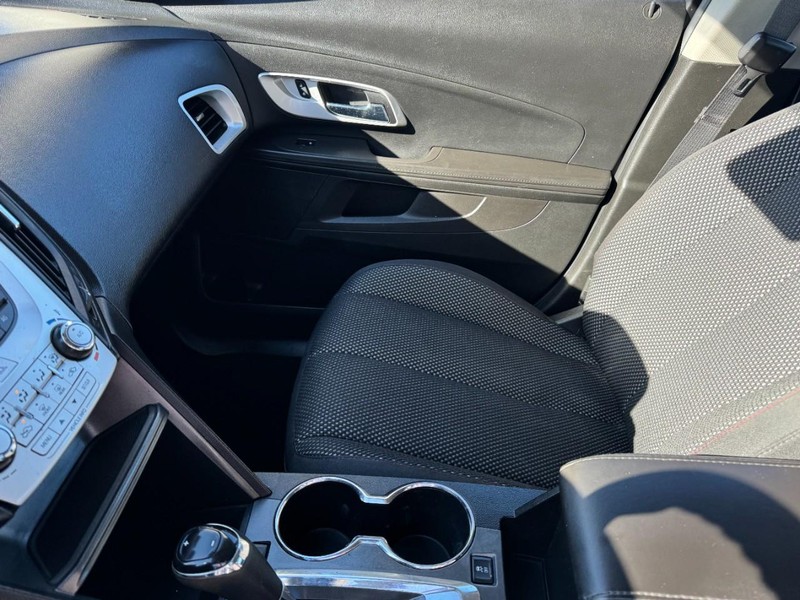 Chevrolet Equinox Vehicle Full-screen Gallery Image 13
