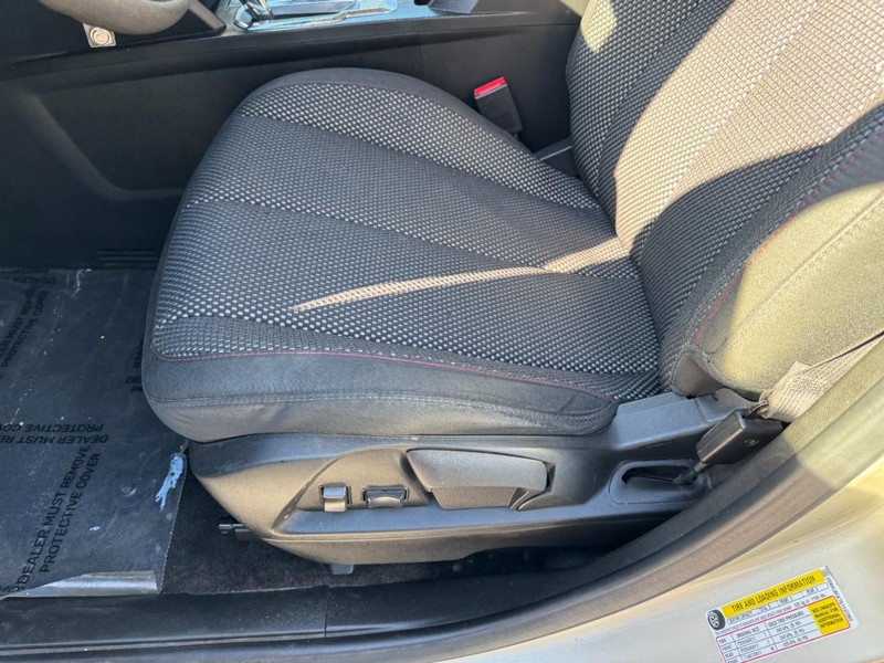 Chevrolet Equinox Vehicle Full-screen Gallery Image 14