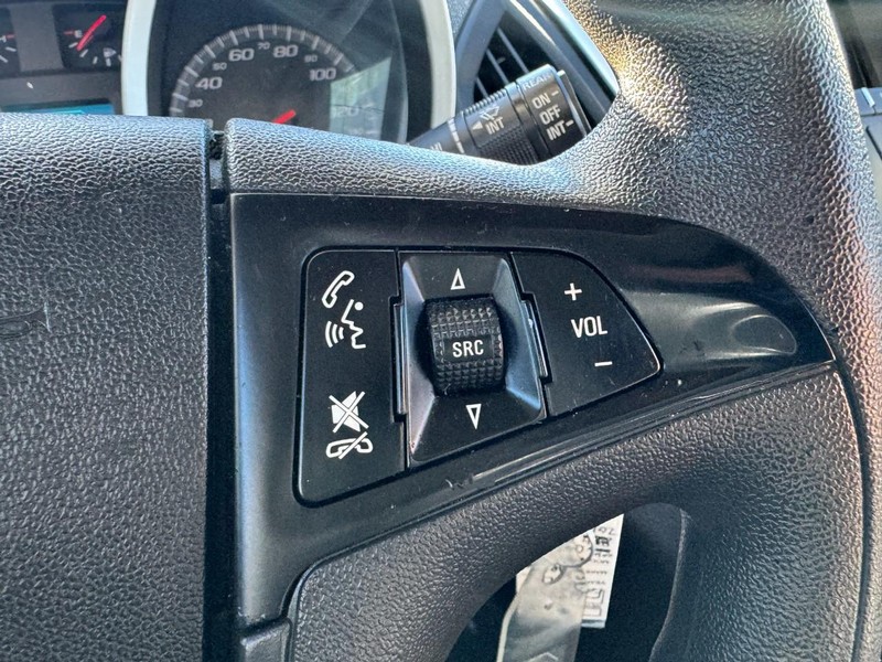 Chevrolet Equinox Vehicle Full-screen Gallery Image 17