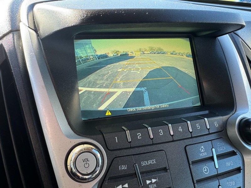 Chevrolet Equinox Vehicle Full-screen Gallery Image 20