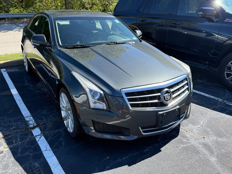 Cadillac ATS Vehicle Full-screen Gallery Image 02