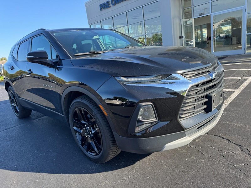 Chevrolet Blazer Vehicle Full-screen Gallery Image 02