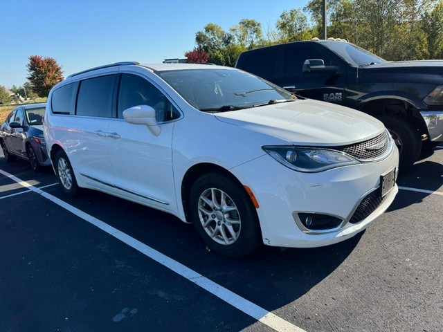 Chrysler Pacifica Vehicle Image 05