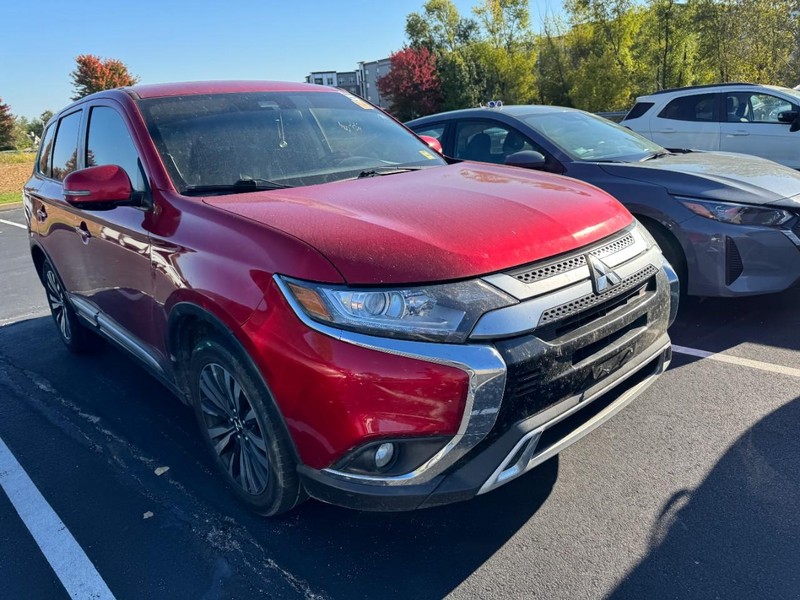 Mitsubishi Outlander Vehicle Image 03