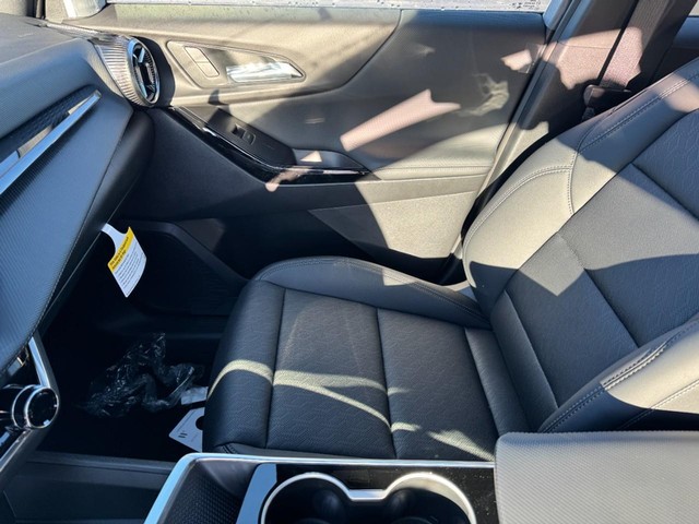 2027 Chevrolet Equinox LT - Photo 7
