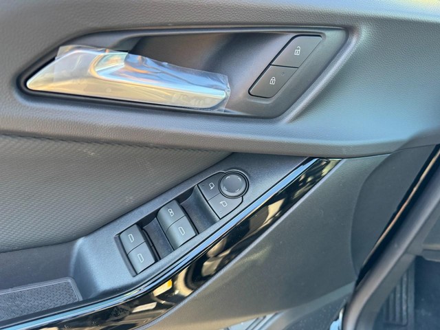 2027 Chevrolet Equinox LT - Photo 9
