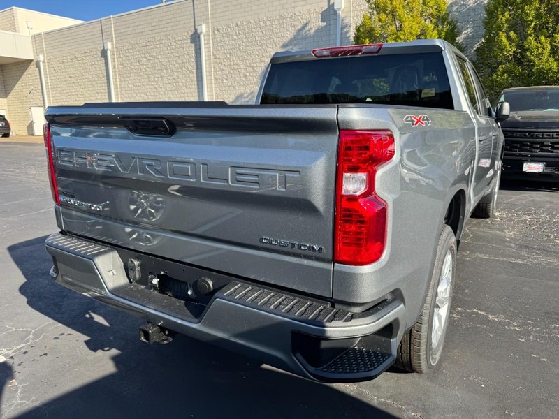 Chevrolet Silverado 1500 Vehicle Image 04
